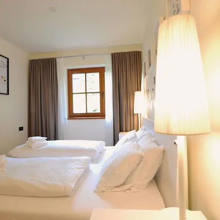Ski In/ski Out 2-bedroom Free Parking Apartment