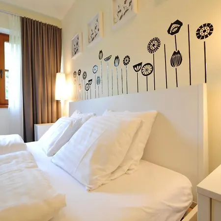 Ski In/ski Out 2-bedroom Free Parking *
